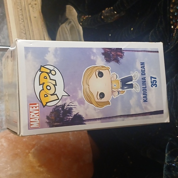 Funko Pop! Runaways Karolina Dean with Blue and Yellow Outfit - Picture 2 of 5
